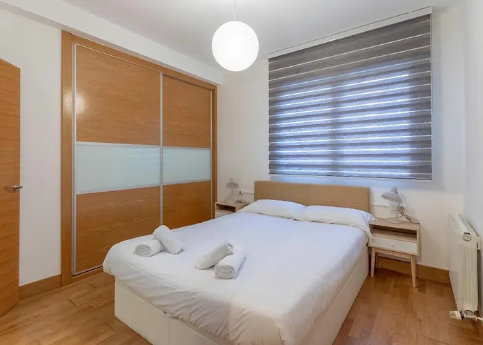 Market With Parking By Aston Apartment *