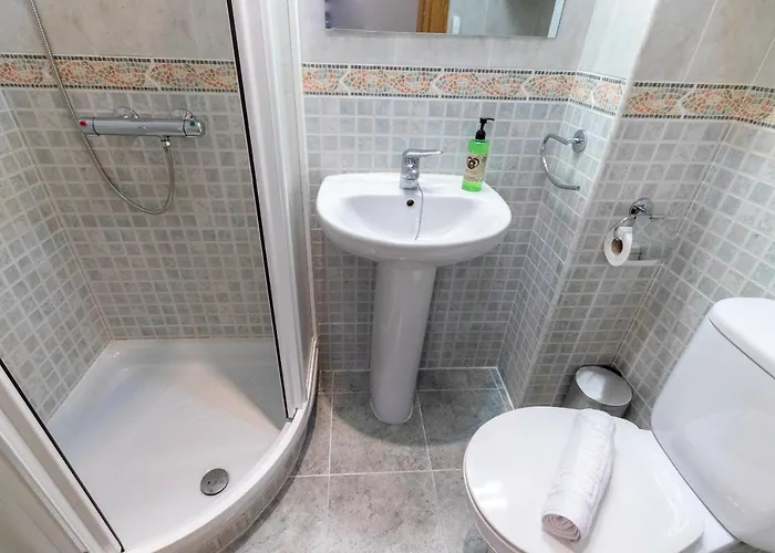 Market With Parking By Aston 아파트